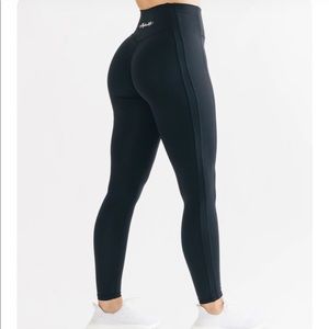 Alphalete pulse kinetic leggings in black